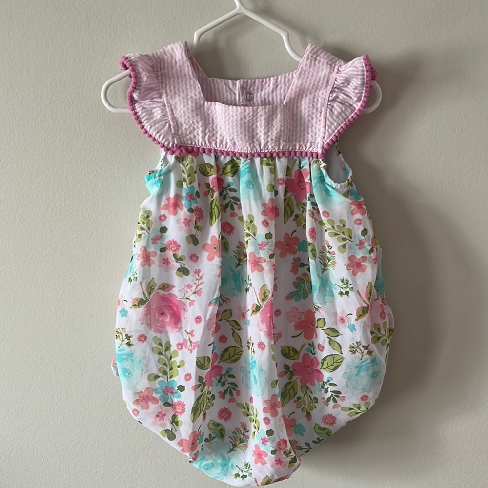 Baby Essentials floral romper. 18 months. So light and flowy!